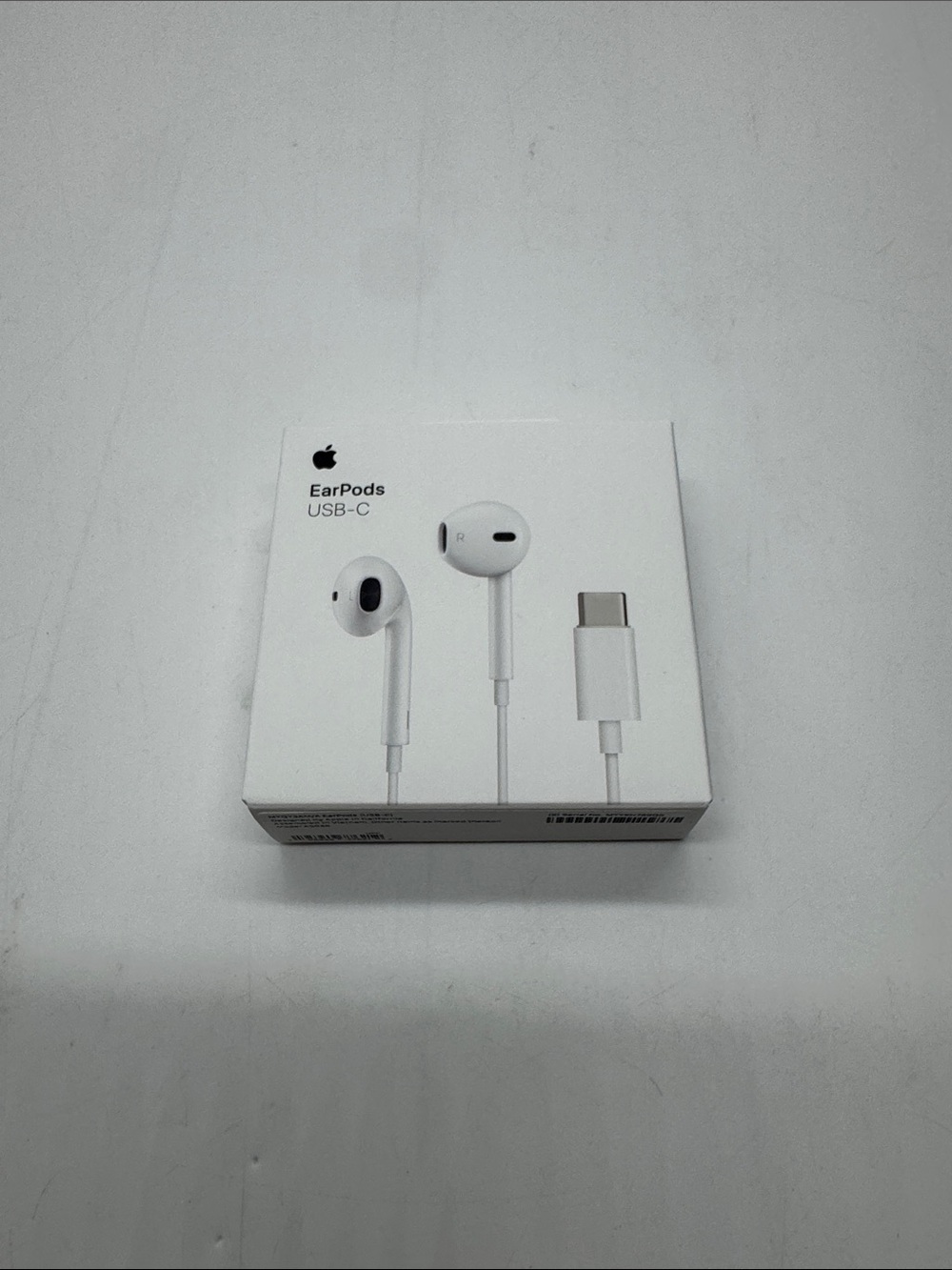 Apple EarPods with USB-C Connector in White # 0035
